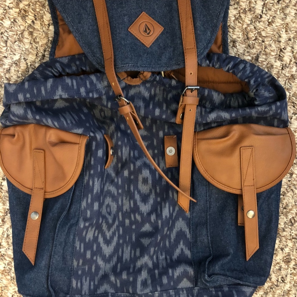 Nwot Volcom Wayward Canvas Backpack - image 3